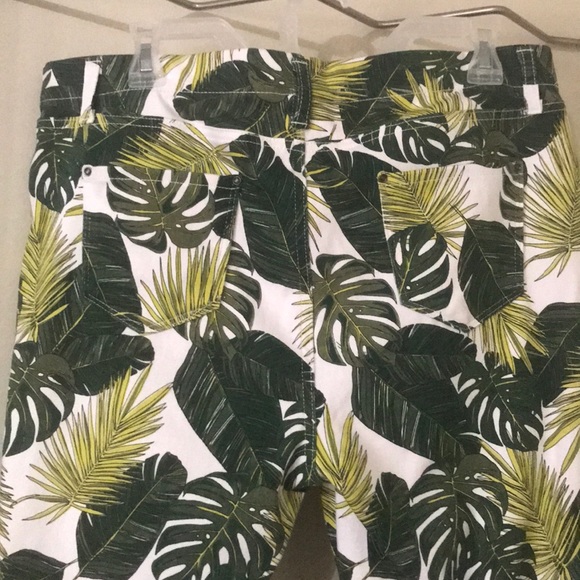 Capri Pants - Picture 3 of 3